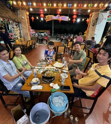 Không Gian Gia Đình & Bạn Bè 1