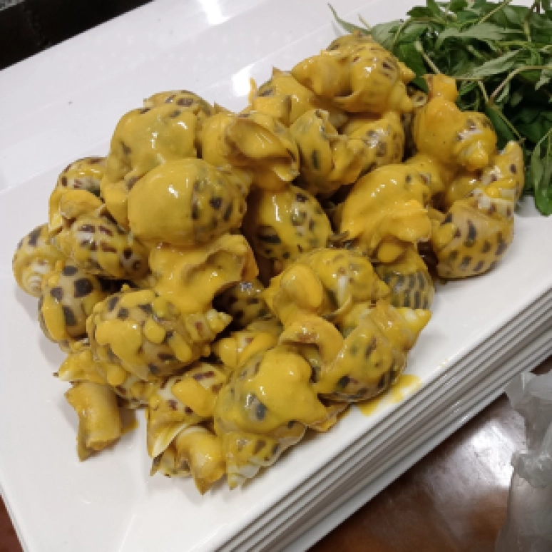 Ốc hương sốt trứng muối